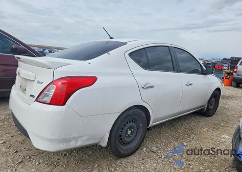 2015 Nissan Versa S z USA, uszkodzony, nr VIN 3N1CN7APXFL880061